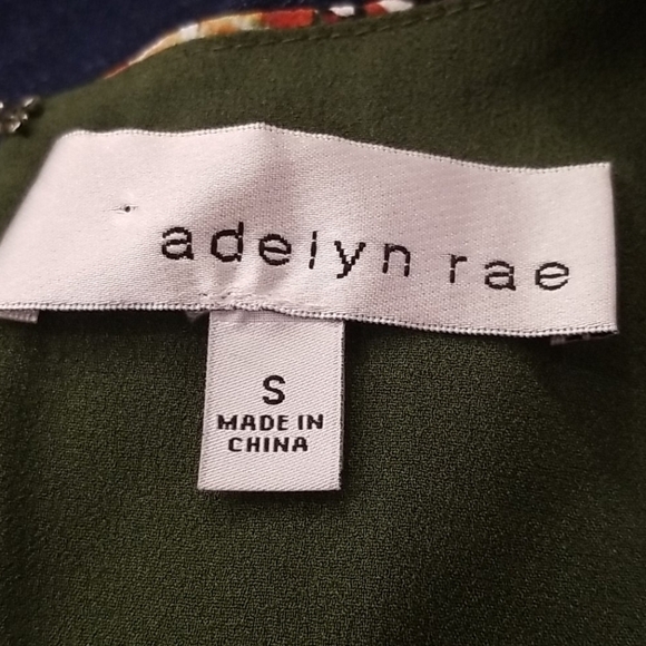 💕ADELYN RAE💕 Butterfly Print Cold Shoulder Sheath Dress Olive Green Small S - Picture 10 of 11